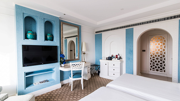 Habtoor Grand Beach Resort & Spa, Autograph Collection