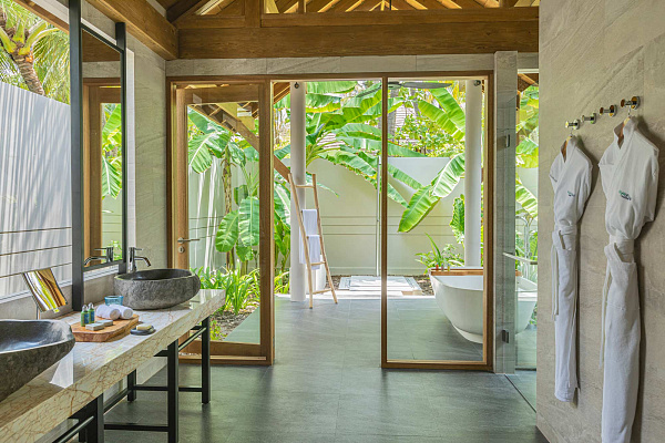 Emerald Faarufushi Resort & Spa Emerald Faarufushi Resort & Spa