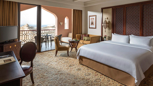 Shangri-La Al Husn Resort And Spa