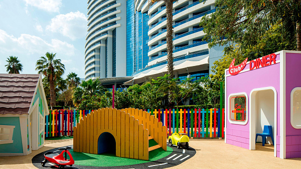 Le Meridien Al Aqah Beach Resort