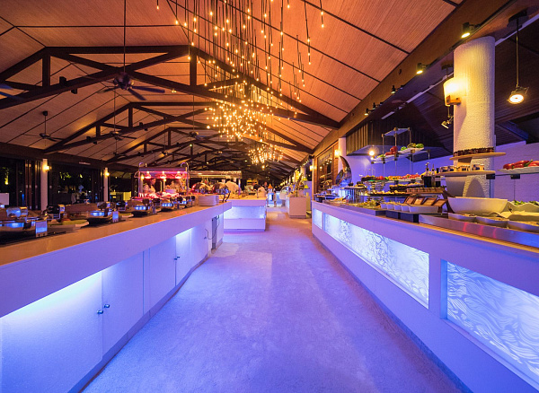 Lily Beach Resort & Spa at Huvahendhoo