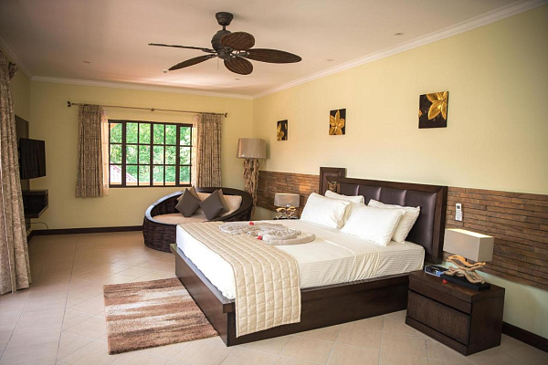 The Oasis Hotel Restaurant & Spa