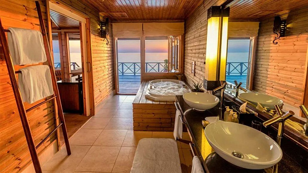 Komandoo Island Resort & Spa Komandoo Island Resort & Spa