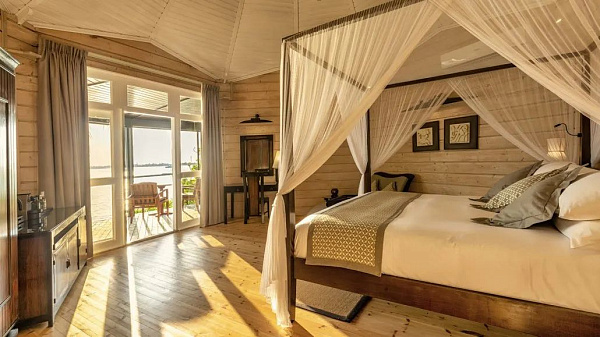 Komandoo Island Resort & Spa Komandoo Island Resort & Spa